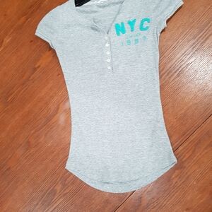 American Eagle Outfitters Gray Short Sleeve Tee with Teal Accents